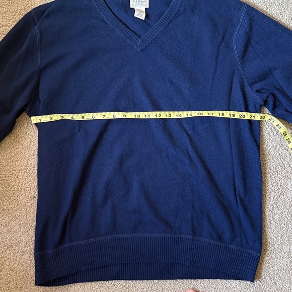 L L Bean Navy Blue V-Neck Cashmere Sweater, L - Picture 6 of 8